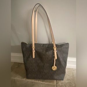 Micheal Kors Tote bag retail 229.00
